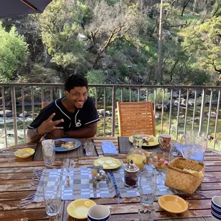 Unlike a complaint I saw on here, our host made sure we weren't out in the sun. She adjusted everything for me w/o me having to ask.