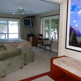 Mariposa (king bed) Room