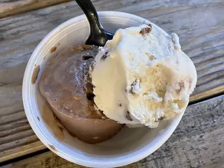 Pines Village Bakery-Pizzeria