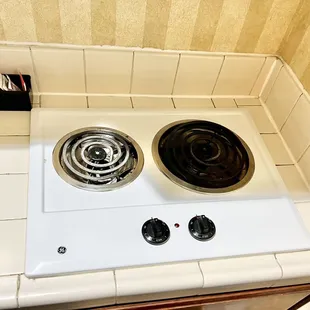 The big burner didn't work in our room at Yosemite View Lodge