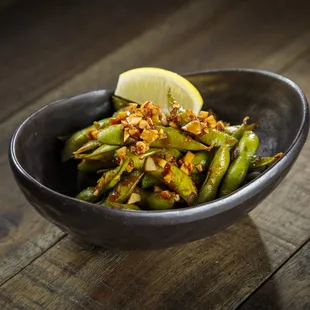 Spicy garlic edamame