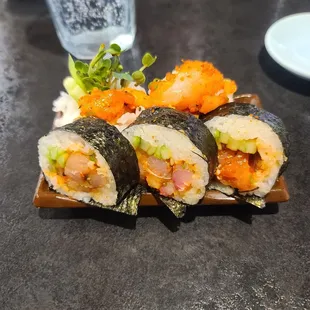 Spicy yellowtail roll