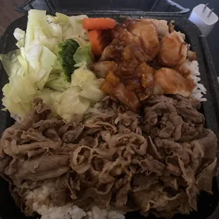 Combo Habanero chicken &amp; beef &amp; white rice and veggies