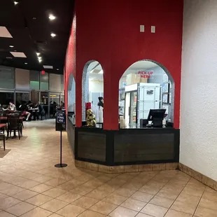 Seating/Pick-Up Window