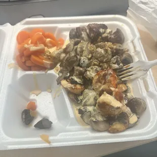 Steak&amp;shrimp side of teriyaki&amp;white sauce w carrots!