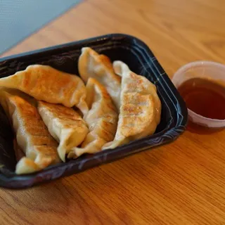C6. Pan Fry Gyoza