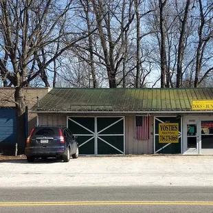 Yosties Bakery & Eatery