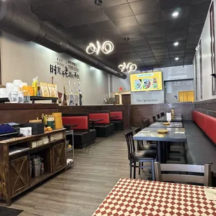 sushi and sashimi, interior