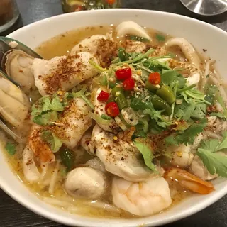 7. Spicy Seafood Noodle Soup