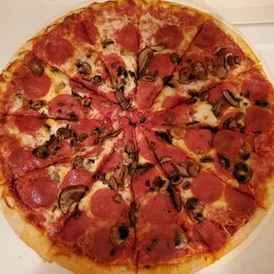 Cooked xl pan pepperoni &amp; mushrooms