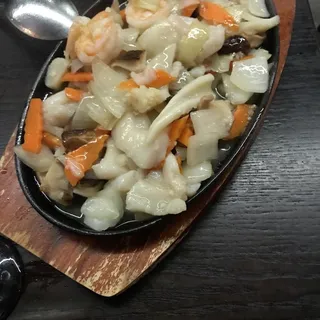 Seafood in a Sizzling Plate