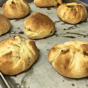 Cheeseburger rolls