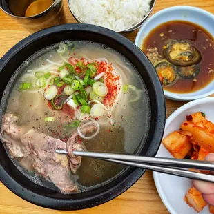 Beef cheek soup (  )