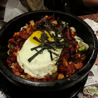 R4.Rice with Spicy Seasoned Octopus in Hot Stone Pot