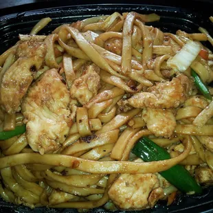 Chicken lo mein