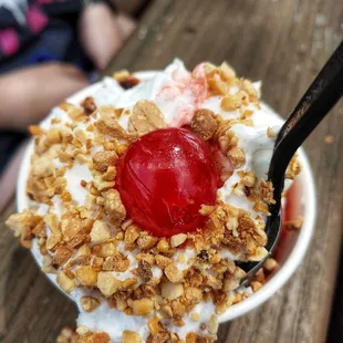 1 scoop peppermint sundae