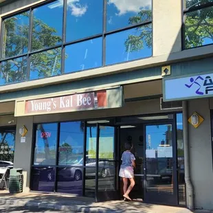 sign - closed mon and tues every week