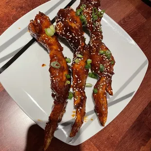 food, chicken wings and fried chicken