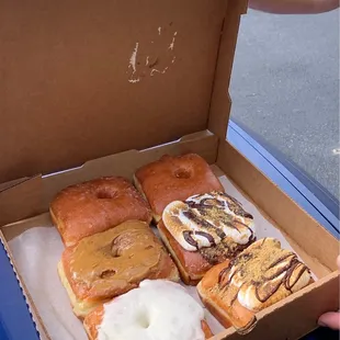 Half dozen- s&apos;mores, glazed, vanilla bean and salted caramel