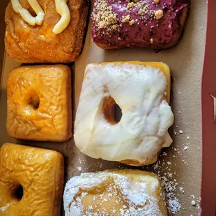 1/2 dozen IG - @everythingscomingupmandee
