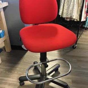 Vintage Niels Diffrient telescoping chair