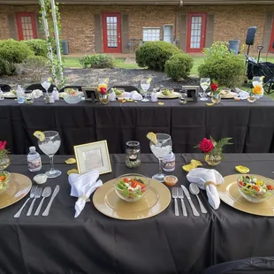 Elegant dinner party outdoors.
