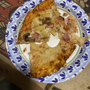 Where is your tomato sauce?  What your portion size. 1 Tablespoon per regular pie?  and our Chicago did not look like the picture.