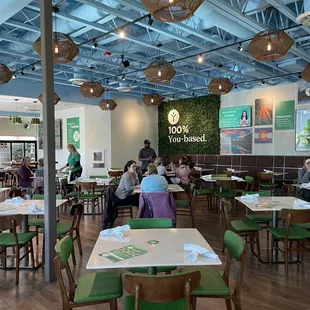 A great place to eat with family &amp; friends!