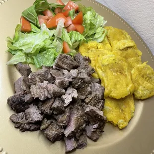 Churrasco con tostones