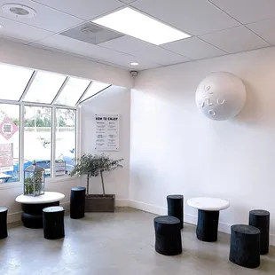 The interior | IG: happyfoodieoc