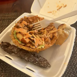 Plantain bowl and garlic steak pincho