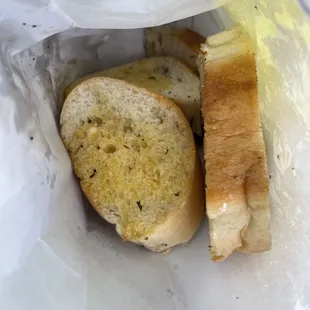 Garlic bread from the order of pinchos