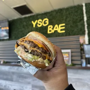 1. ChaplYee Burger