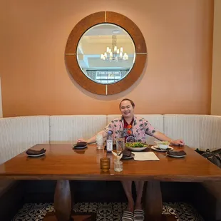 sushi and sashimi, interior