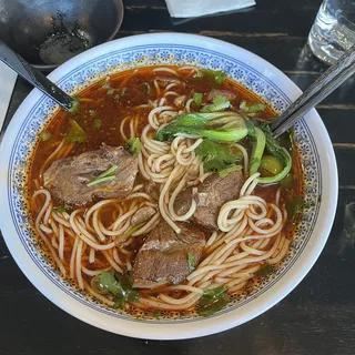 Chicken Rice Noodle Soup (Free Range Chicken, Bone in) 滋补鸡汤米线#(带骨黄毛鸡,不辣)#
