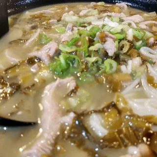 Ground Pork and Sichuan Pickle Rice Noodles 酸菜杂酱米线