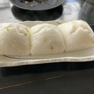 Streamed Osmanthus Rice Cake 桂花白玉糕（3pcs)