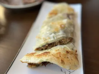 DH Noodles & Grill