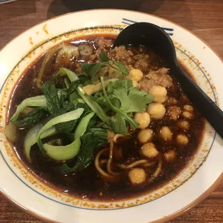 N2. Noodles and Chick Pea Minced Pork