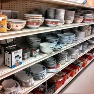 Need bowls, plates or other specialty cooking/serving items???