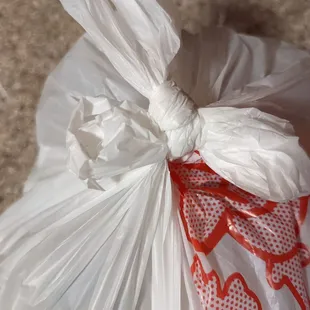 Koreans know how to tie a bag for easy opening ;-)
