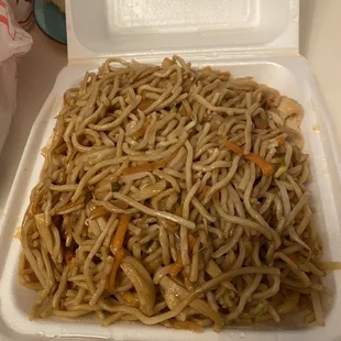Chicken Lo Mein