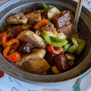 Veggie pork belly with taro in hot pot