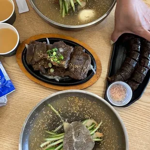 Mul nangmyun, blood sausage and kalbi