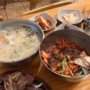 Thuk Mandugook, Chic Bibim Naang Myun, short rib