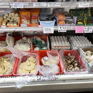 By lb Bulk variety of tofu and mushrooms