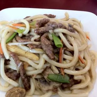 Beef yaki udon, pan fried Japanese udon noodles with beef.