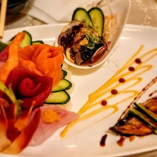 Chirashi or chirashizushi (ちらし寿司),  classic signature dish of every sushi chef.