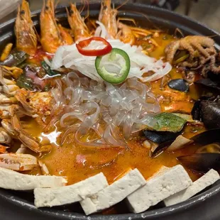 Seafood hot pot