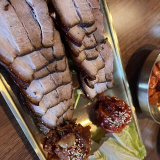 Premium Pork Belly Boiled in Various Herbs